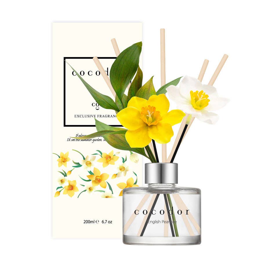 English Pear & Freesia Raumduft von Cocodor kaufen

Cocodor Diffuser mit Birne und Freesie kaufen

Cocodor Duftstäbchen English Pear & Freesia kaufen

Cocodor Raumduft mit schwarzem Duftstäbchen kaufen

Cocodor Diffuser mit künstlichen Narzissen kaufen

Cocodor Raumduft mit Eukalyptus Dekoration kaufen