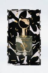 "Divin Noème Paris – himmlischer, reiner Duft mit puderweicher Iris, blumigen Akkorden und sinnlichem weißen Moschus – eleganter 100 ml Nischenduft."

"Noème Paris Divin – zarter, hautnaher Duft mit iris-pudriger Wärme, Ylang-Ylang Süße und sauberem Moschus – 100 ml Eau de Parfum."