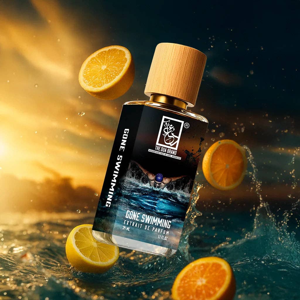 Detailaufnahme des The Dua Brand Gone Swimming Extrait de Parfum 34 ml – luxuriöser Duft mit maritimer Frische, kristallklaren Aquatiknoten, Zitrusfrüchten und langanhaltender Extrait-de-Parfum-Konzentration.