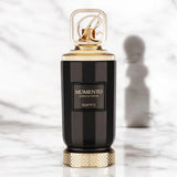 Riffs Momento Duftnoten – würzige Kopfnoten mit Harzen und süßen Akzenten, holziges Herz aus Amber und Patchouli, Basis aus Moschus, Oud, Vanille und Rauch. Orientalisch, intensiv, sinnlich.