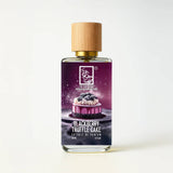 The Dua Brand Blackberry Truffle Cake Duftflakon – luxuriöser Kuchen-Duft mit Brombeeren

The Dua Brand Blackberry Truffle Cake 34 ml kaufen – cremiger Gourmand-Duft mit außergewöhnlicher Haltbarkeit

The Dua Brand Blackberry Truffle Cake Duftprofil – gourmandig, süß, cremig, fruchtig und warm

The Dua Brand Blackberry Truffle Cake kaufen bei Leon Absolute – exklusiver Extrait de Parfum

The Dua Brand Blackberry Truffle Cake Duftnoten visualisiert mit Brombeeren, Sahne und Vanillekuchen

The Dua Brand Black