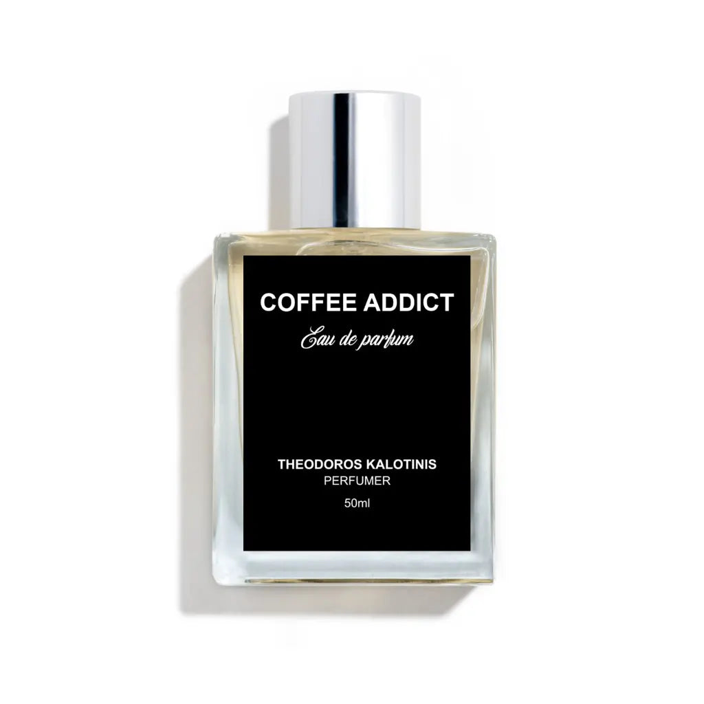Coffee Addict süßer Gourmand Duft mit Kaffee Kakao und Vanille
Theodoros Kalotinis Coffee Addict Unisex Nischenparfum kaufen
Coffee Addict 50ml Kaffee Parfum mit Schokolade und Karamell
Theodoros Kalotinis Coffee Addict warmer Gourmand Duft online kaufen
Coffee Addict Eau de Parfum Kaffee Karamell Kakao Vanille