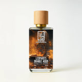 Dieser Duft ist Oud Orange Intense von Fragrance du Bois. Er ist seit seiner Veröffentlichung 2013 einer unserer Lieblingsdüfte. Die Kombination von Bvlgari Tygar und Oud Orange Intense erzeugt das hellste Gefühl, das Sie jemals einem fruchtigen Duft mit Oud zuschreiben könnten. Die Bourbon-Vanille in der Basis ist so berauschend wie es nur geht, und der saubere Moschus hält viele Stunden auf Haut und Stoff.