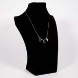 Kollektion: Ketten/ Chains  Länge: 43 cm   Gewicht: 2,5 Gram  Material: Edelstahl   Sofort versandfertig, Lieferfrist 2-5 Tage, Blätter, Ketten Gold, Blau Dünn angenehmes Erlebnis, einfach an- und auszuziehen. Das perfekte Geschenk: Dieser schillernde, zierliche Schmuck wird in einer schönen und stilvollen Geschenkbox von Frumos geliefert. Eine ausgezeichnete Wahl für Geburtstage, Jubiläen, Feiertage un