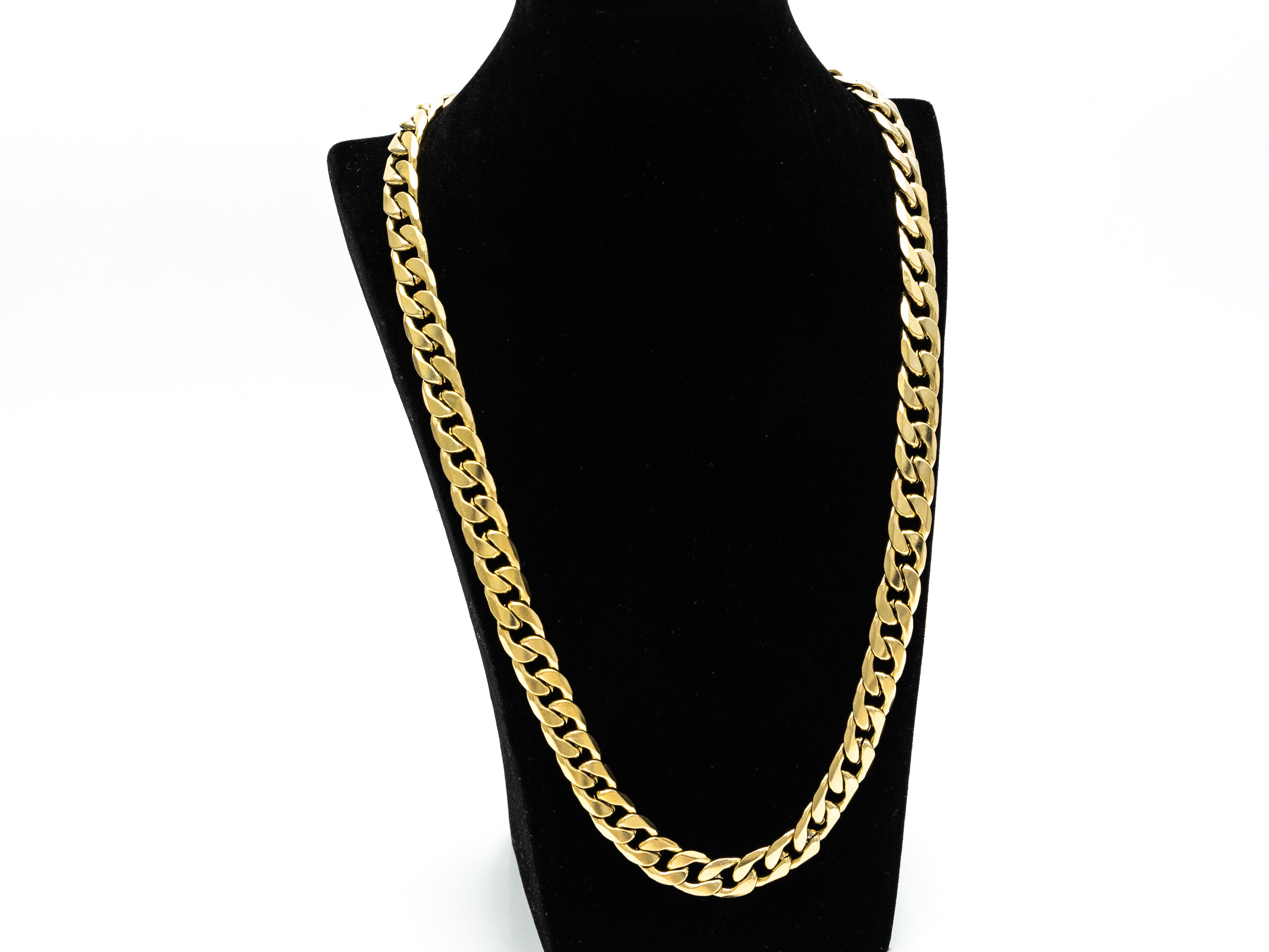 "Goldene Cuban Link Chain mit passendem Armband: Einzigartige Eleganz für Ihr Ensemble" "Cuban Link Chain und Armband Set in Gold: Ein Statement von Luxus und Stil" "Goldene Cuban Link Chain und Armband Combo: Perfekte Harmonie für Ihr Handgelenk" "Cuban Link Chain und Armband in Gold: Strahlender Glanz für jeden Anlass" "Goldenes Cuban Link Chain und Armband Duo: Ein Hauch von Raffinesse für Ihr Outfit" "Cuban Link Chain mit dazu passendem Armband in Gold: Unverwechselbare Pracht für moderne Ästhetik"
