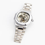 "Patek Philippe Nautilus Skelett-Automatikuhr in Silber - eine Fusion aus modernem Design und mechanischer Brillanz" "Silberne Patek Philippe Nautilus Skelletierte Automatikuhr - elegantes Statement für anspruchsvolle Uhrenliebhaber" "Patek Philippe Nautilus Skelletierte Automatikuhr mit silbernem Zifferblatt - zeitlose Ästhetik und innovative Technik" "Silberne Patek Philippe Nautilus Skelett-Automatikuhr - eine Ikone des Luxusuhrensegments in präziser Ausführung"